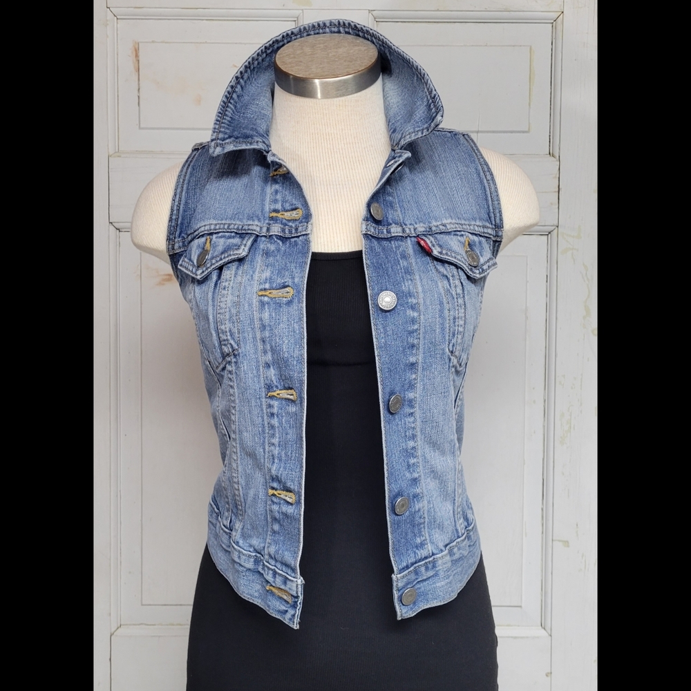 Levi's and Strauss denim vest size xs
